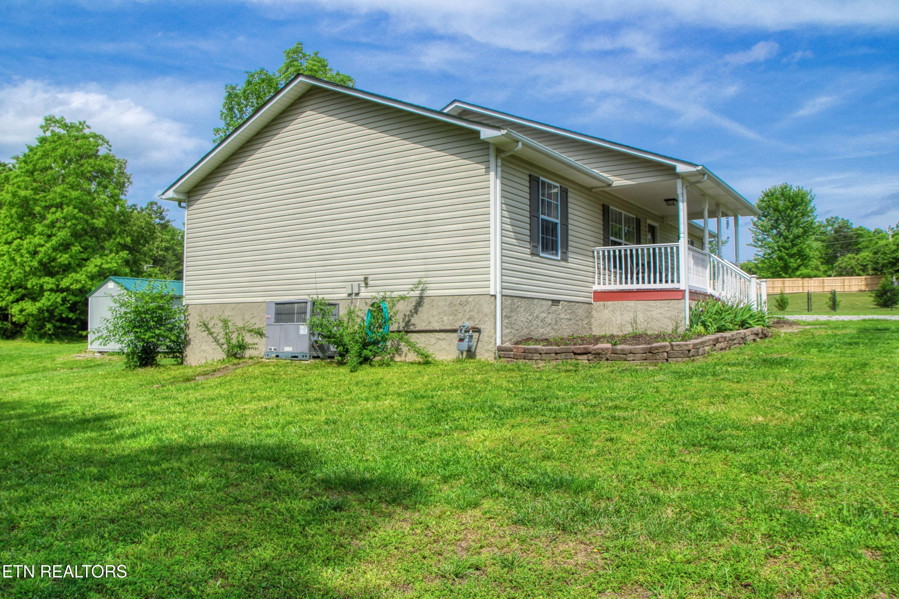 634 Robs Road Grimsley, TN 38565 - Photo 3 of 22 side