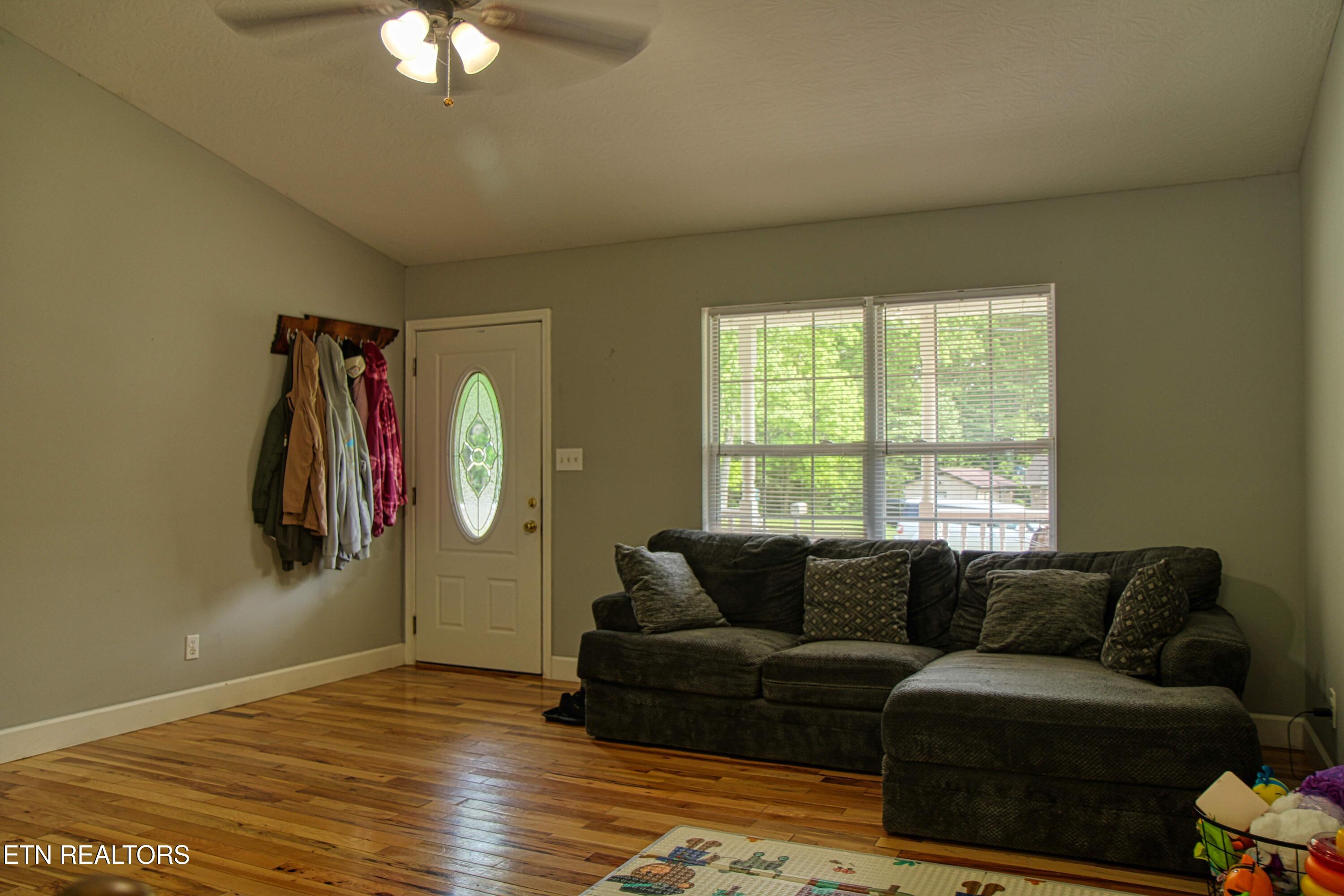 634 Robs Road Grimsley, TN 38565 - Photo 7 of 22 LR front entry