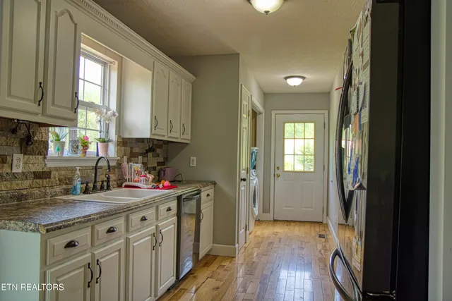 $270,000 | 634 Robs Road, Grimsley, TN 38565