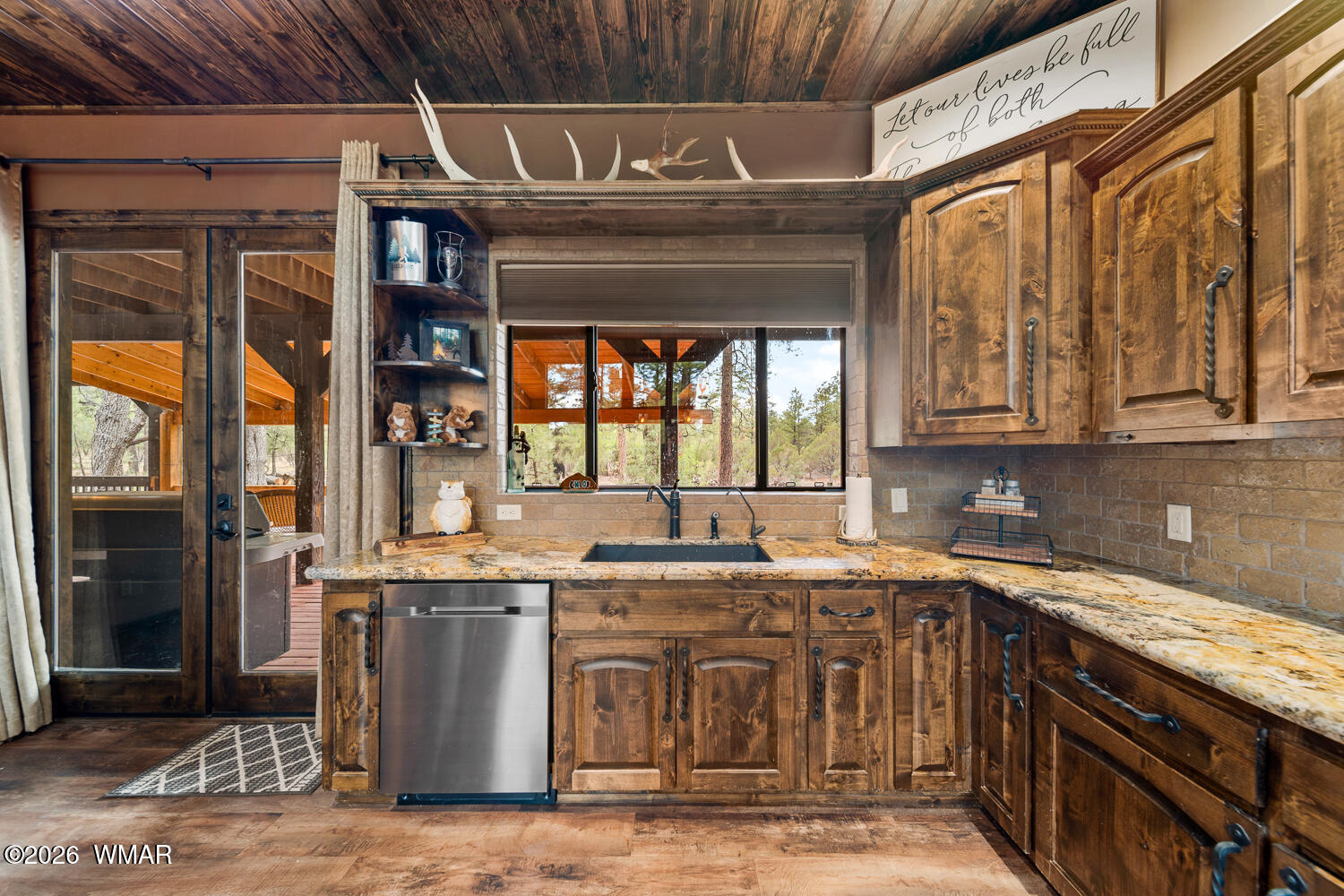 1980 Spring Creek Lane Overgaard, AZ 85933 - Photo 18 of 64 Alder Cabinets