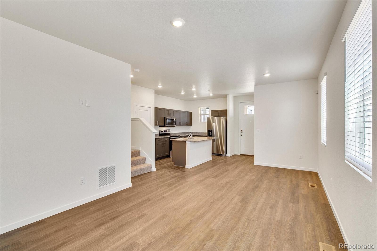 6914 Zig Place Frederick, CO 80530 - Photo 3 of 34