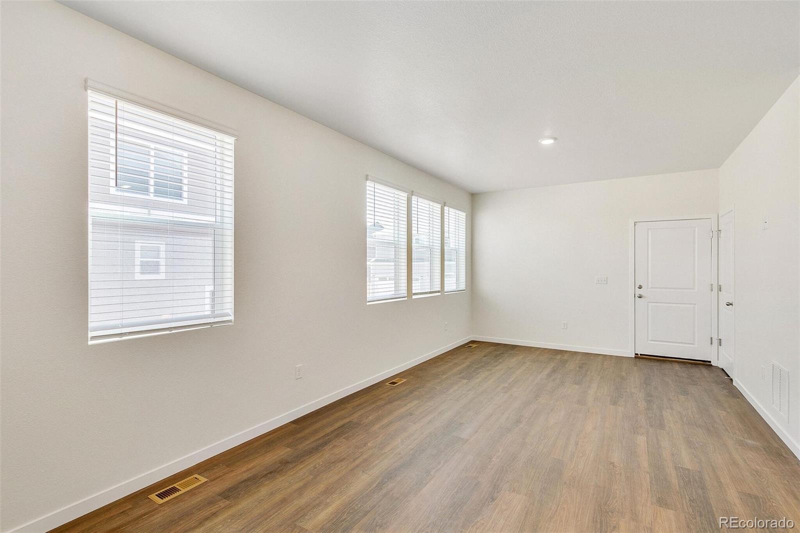 6914 Zig Place Frederick, CO 80530 - Photo 5 of 34