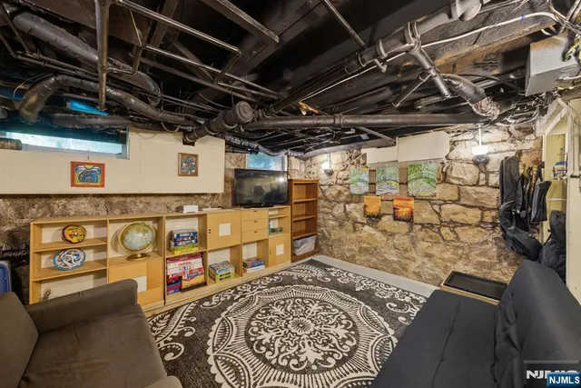 a view of utility room