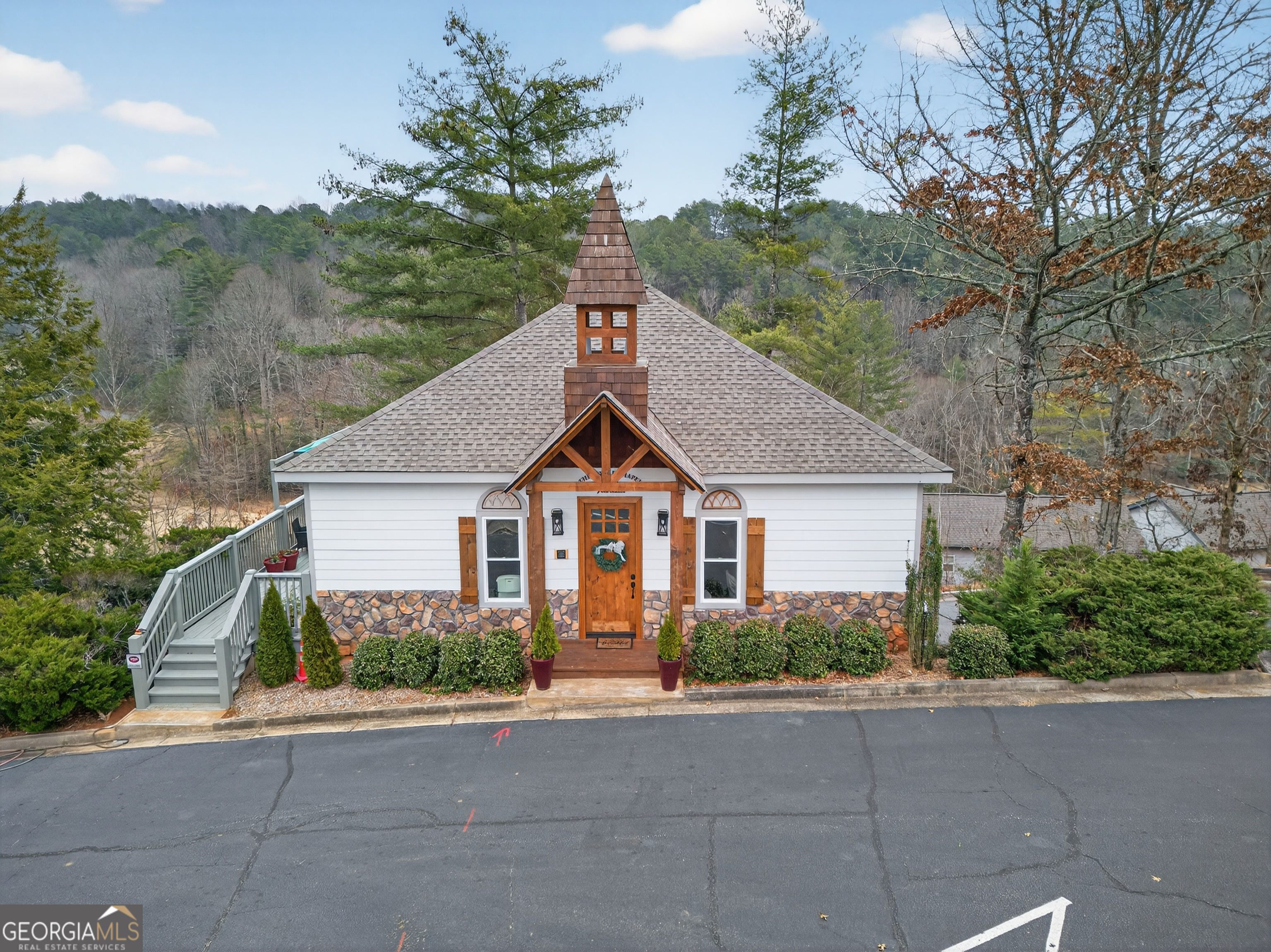 697 Zeppelin Strasse Helen, GA 30545 - Photo 54 of 56 front view of a house with a yard
