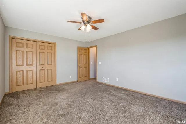 $209,900 | 1992 Golden Eagle Drive, Dubuque, IA 52001