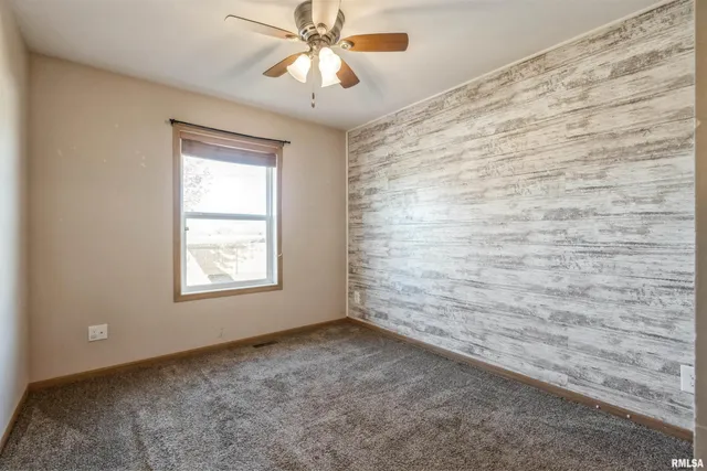 $209,900 | 1992 Golden Eagle Drive, Dubuque, IA 52001