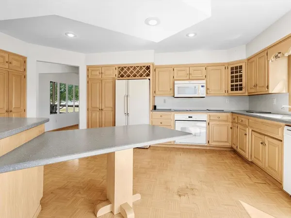 $799,000 | 535 East Vine Court, Sturgeon Bay, WI 54235