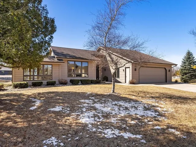 $799,000 | 535 East Vine Court, Sturgeon Bay, WI 54235