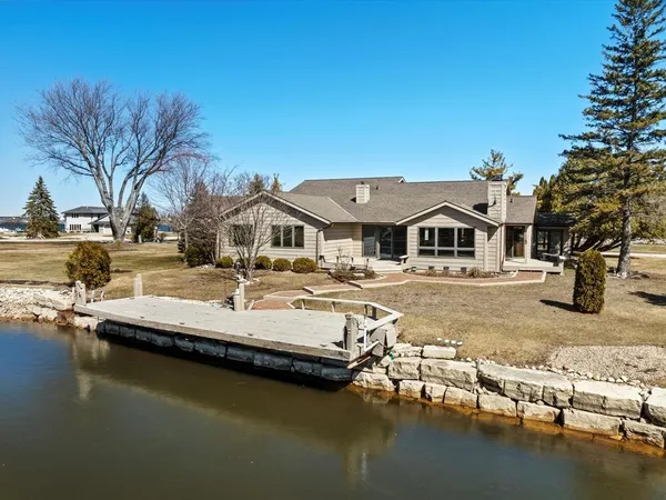 $799,000 | 535 East Vine Court, Sturgeon Bay, WI 54235