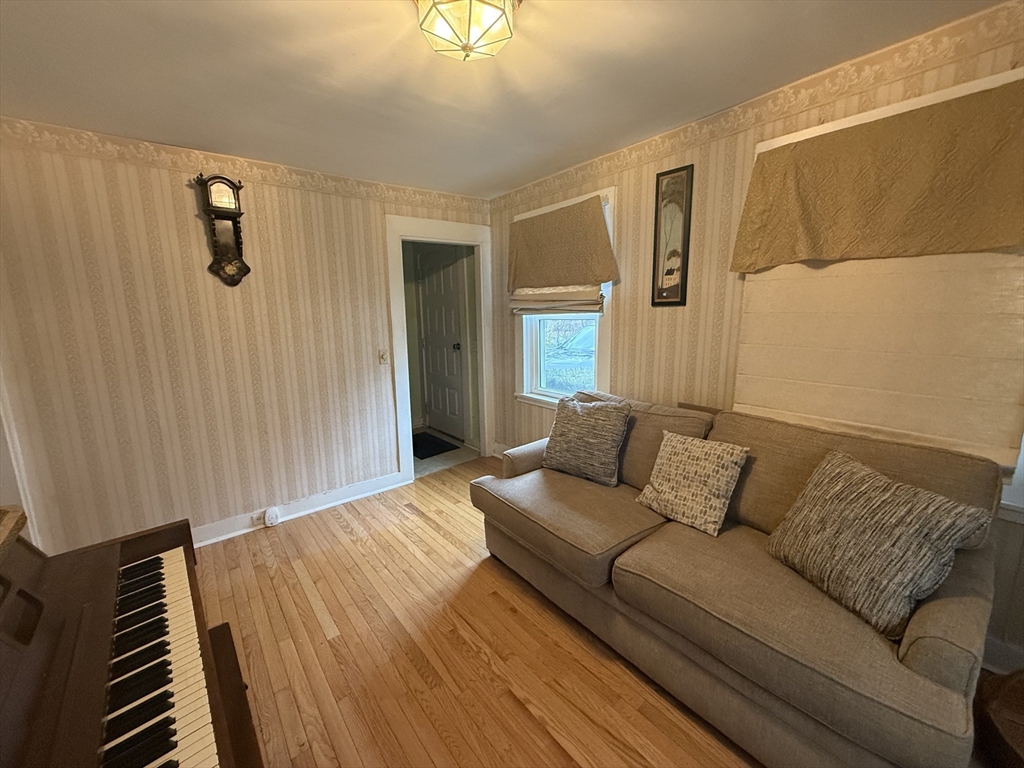 287 Bacon Street Natick, MA 01760 - Photo 3 of 22