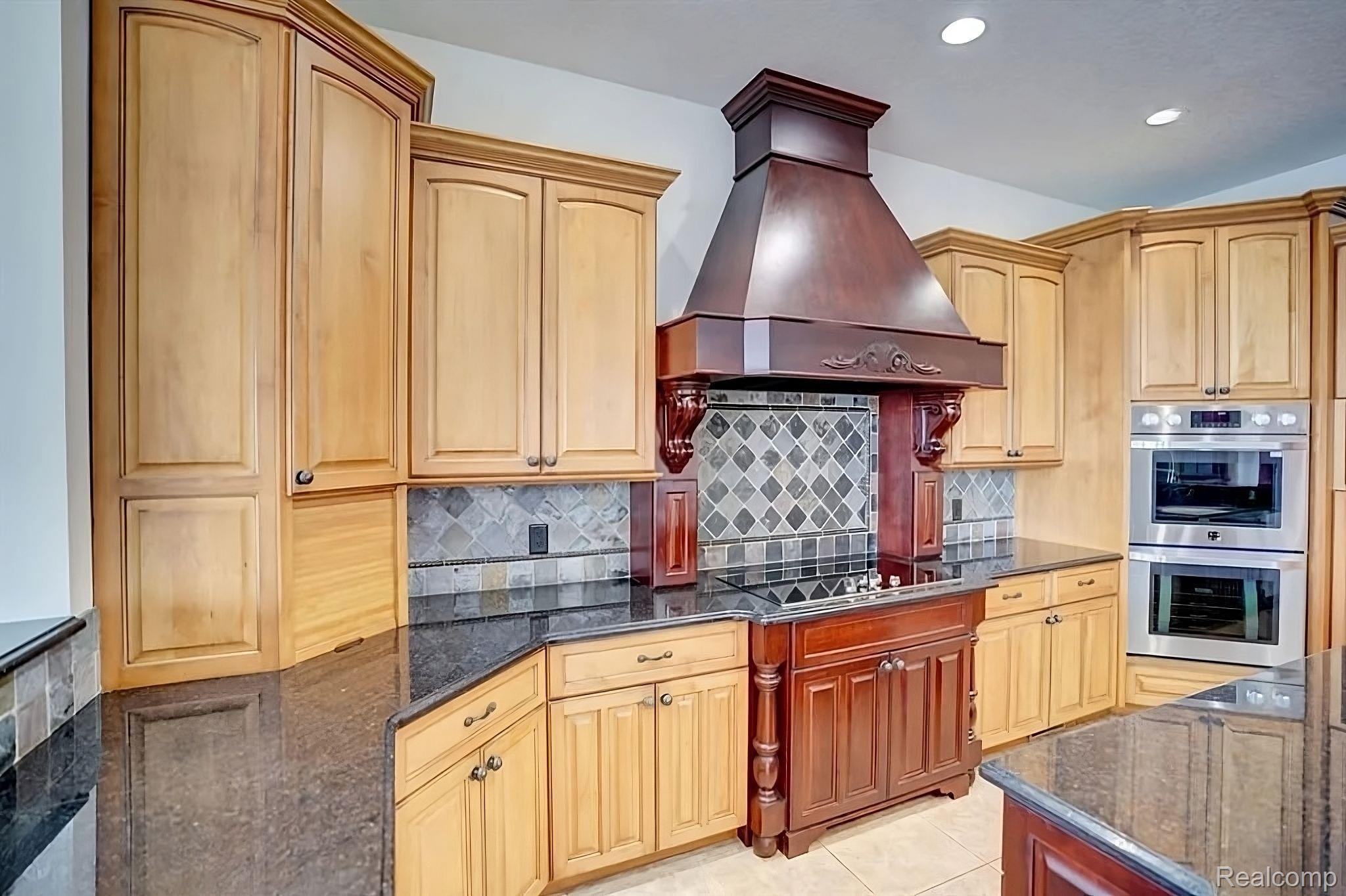 2571 North Long Lake Road Fenton, MI 48430 - Photo 17 of 78