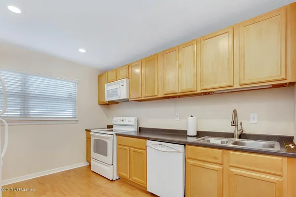 $2,400 | 760 Triton Road, Atlantic Beach, FL 32233