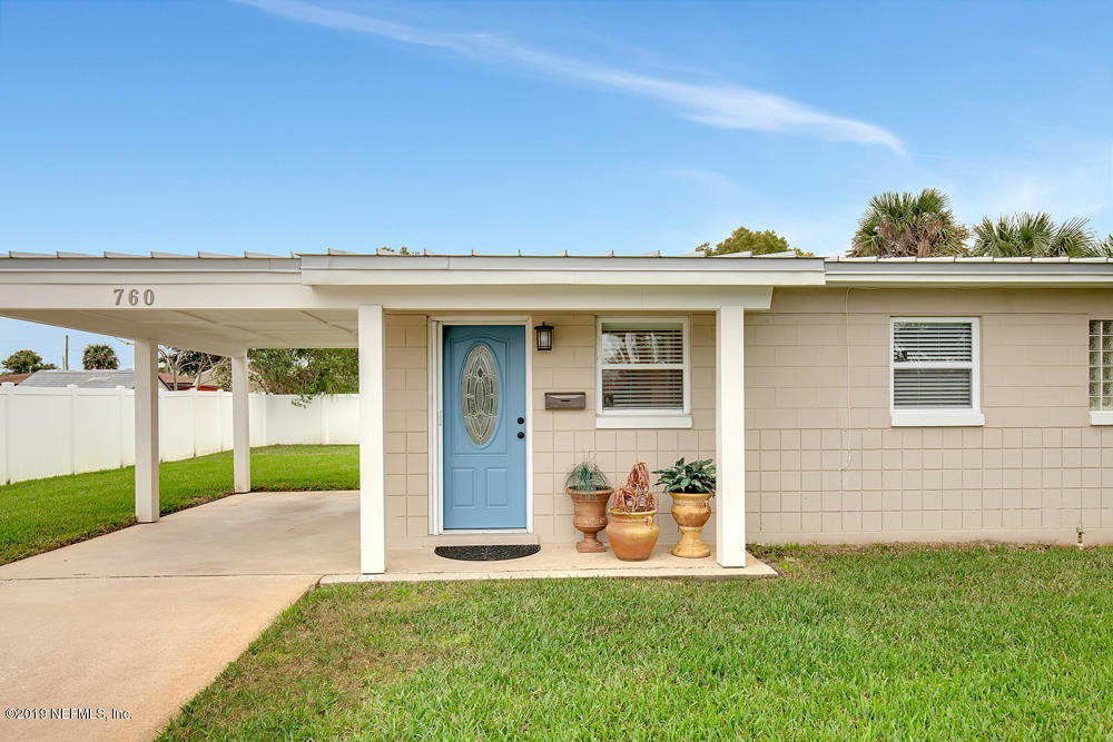 760 Triton Road Atlantic Beach, FL 32233 - Photo 5 of 24 front view of a house with a yard