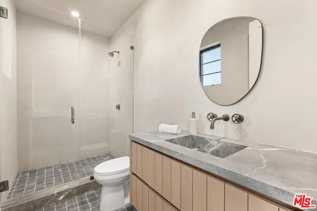 $21,950 | 11748 La Maida Street, Valley Village, CA 91607