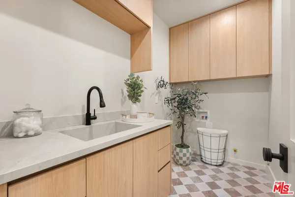 $31,950 | 11748 La Maida Street, Valley Village, CA 91607