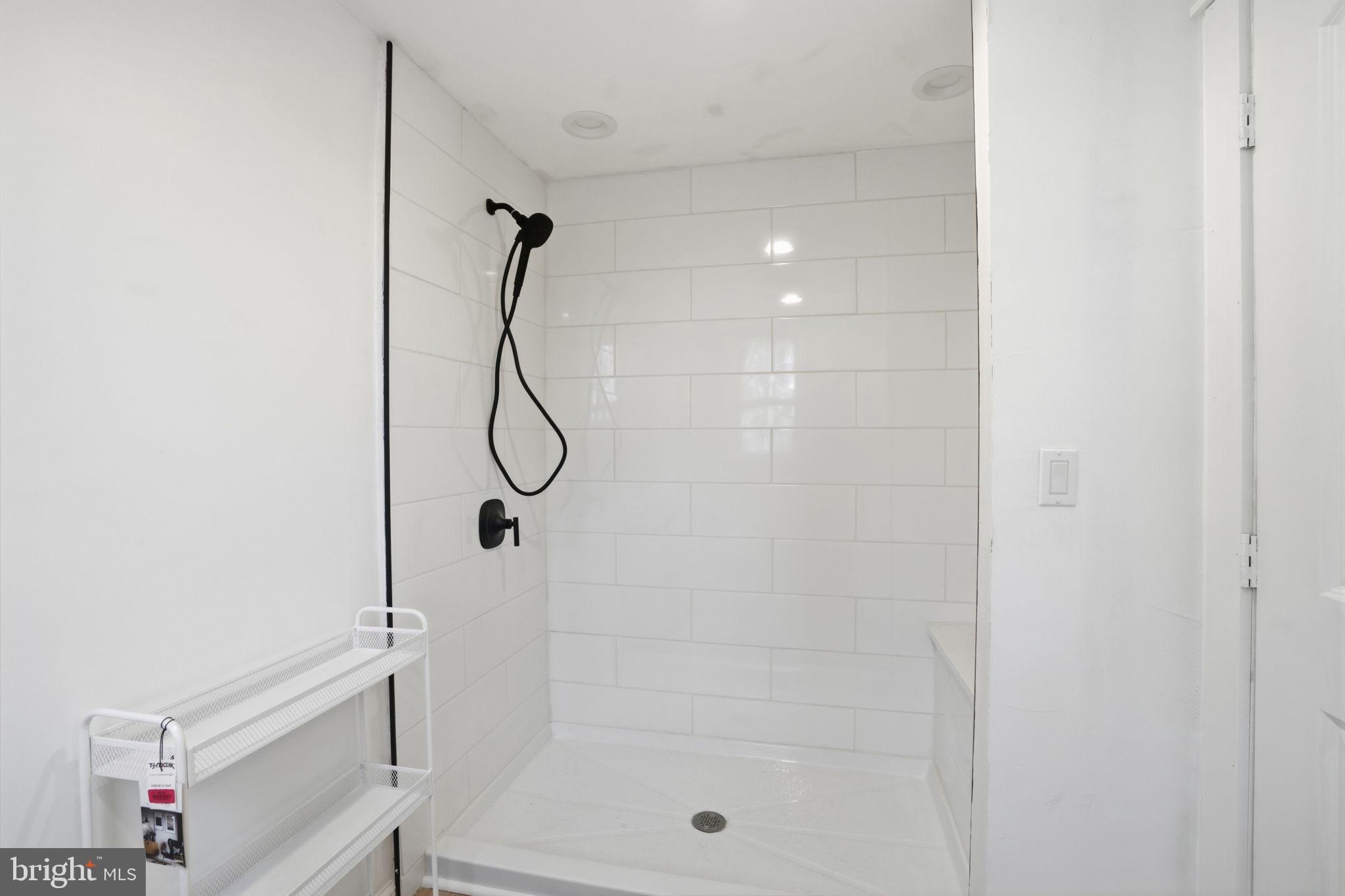 7257 Ridge Avenue Philadelphia, PA 19128 - Photo 24 of 34