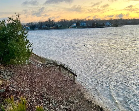 $2,200 | 11 Wallace Point, Bourne, MA 02532