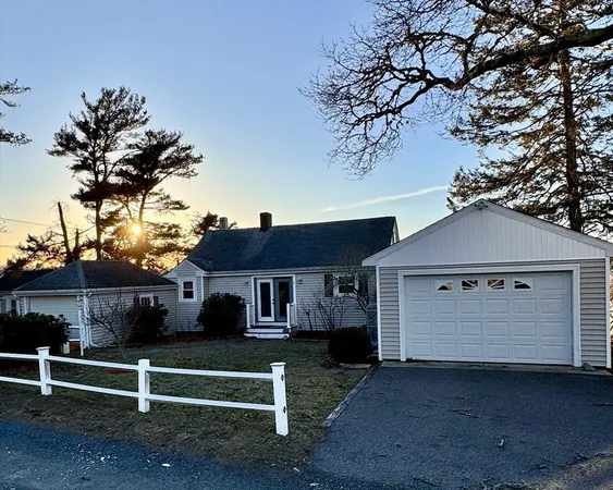 $2,200 | 11 Wallace Point, Bourne, MA 02532