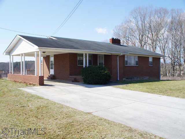914 South Franklin Road Mount Airy, NC 27030 - Photo 1 of 6 Exterior Front.