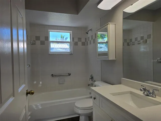 $2,500 | 118 29th Street Northwest, Bradenton, FL 34205