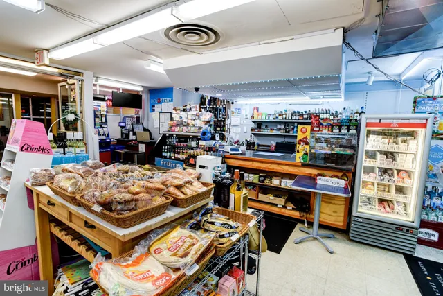 $299,500 | 4201 Cathedral Avenue Northwest, Unit 913W, Washington, DC 20016