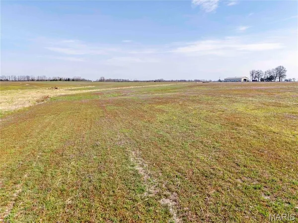 $1 | 0 Highway 24, Paris, MO 65275