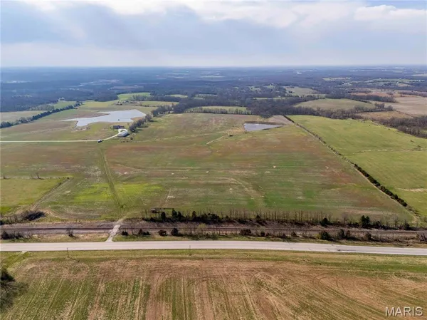$1 | 0 Highway 24, Paris, MO 65275