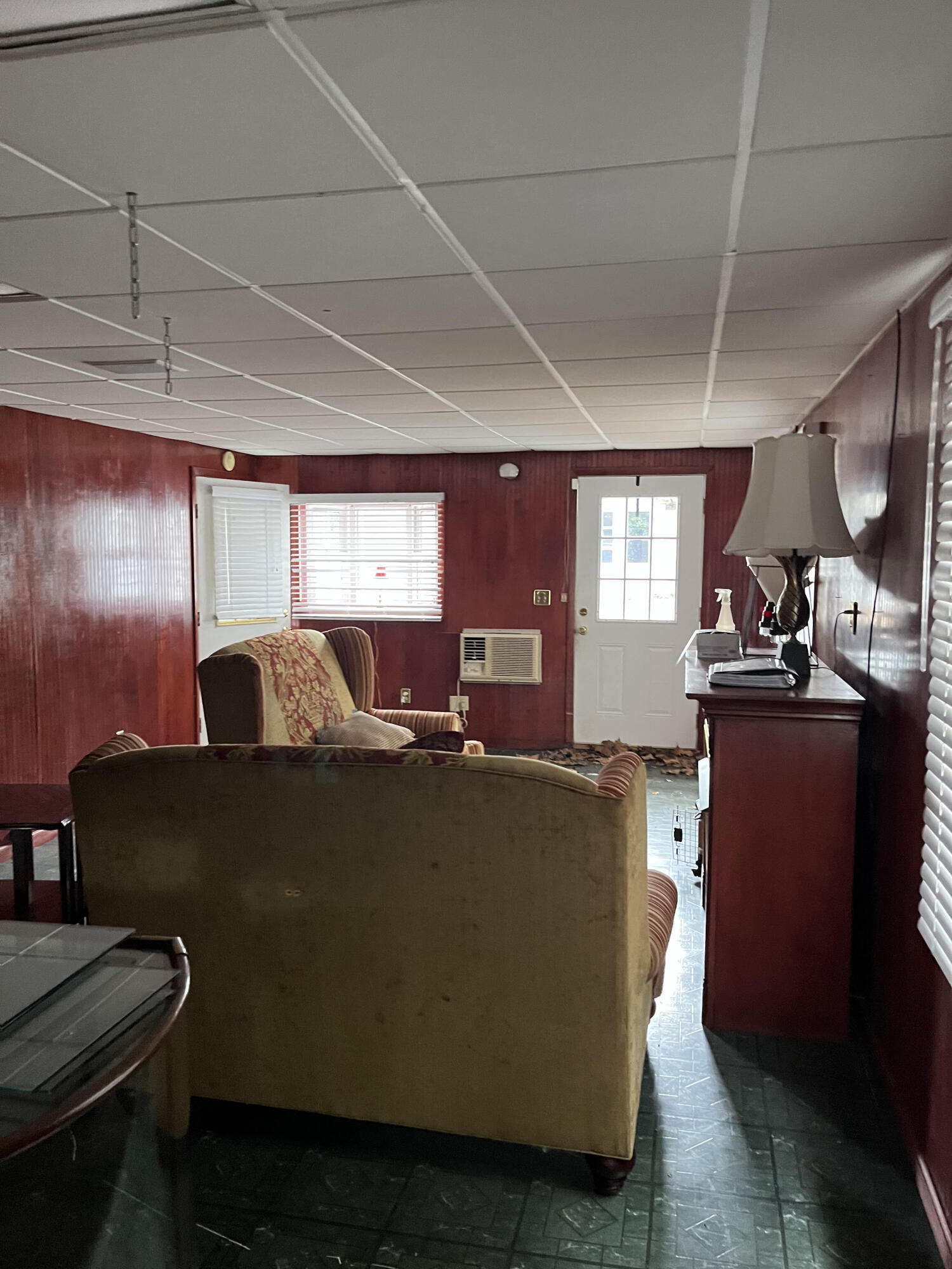 514 Ranier Drive Kingsport, TN 37663 - Photo 4 of 9 Rainer Interior 1