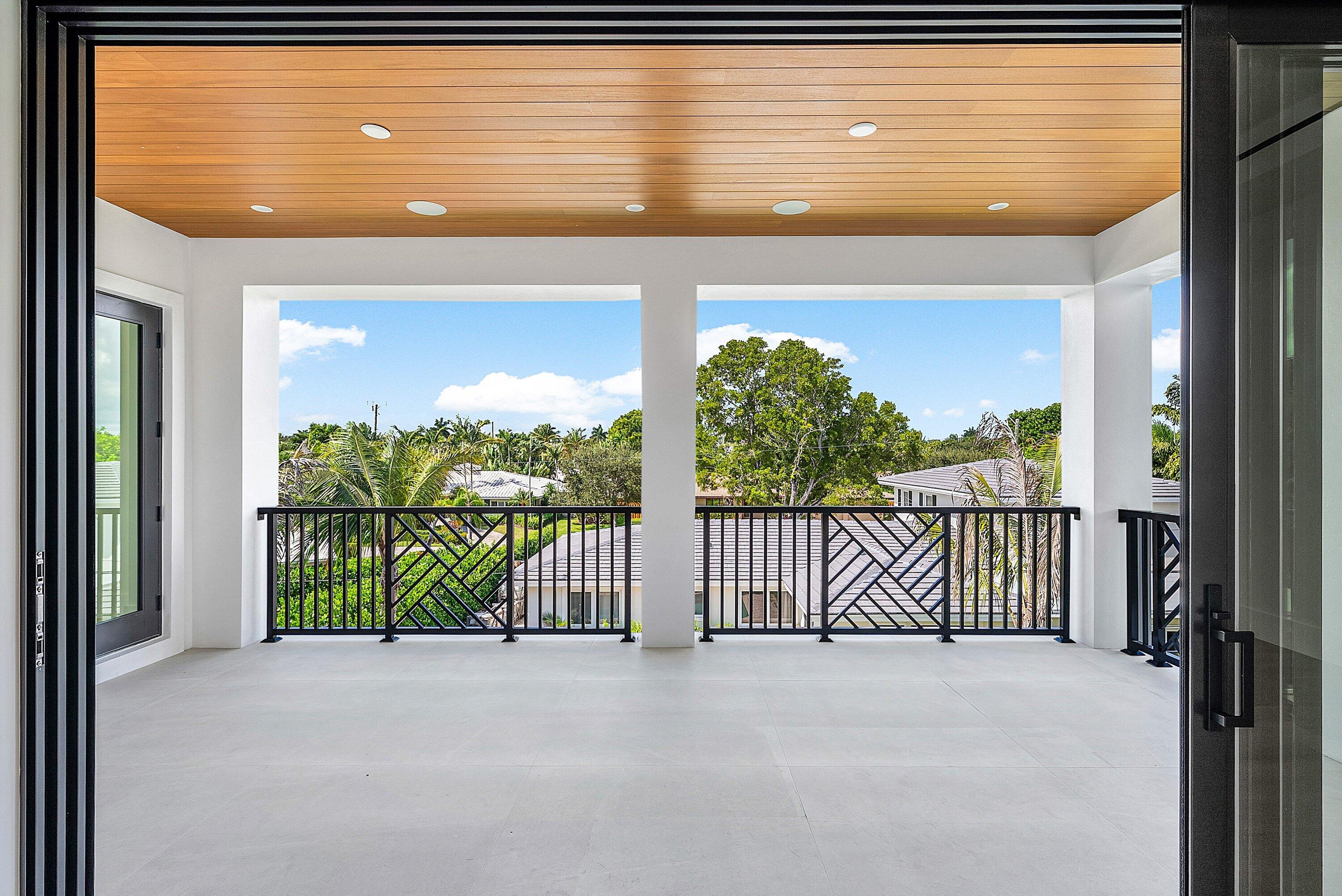2609 Northeast 27th Way Fort Lauderdale, FL 33306 - Photo 40 of 53 a view of a balcony