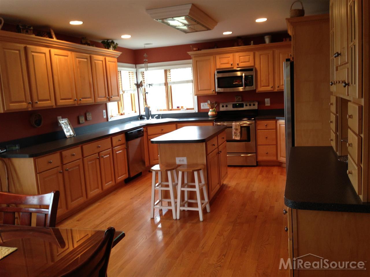 8762 Short Cut Road Fair Haven, MI 48023 - Photo 5 of 27 31174905-4.JPG