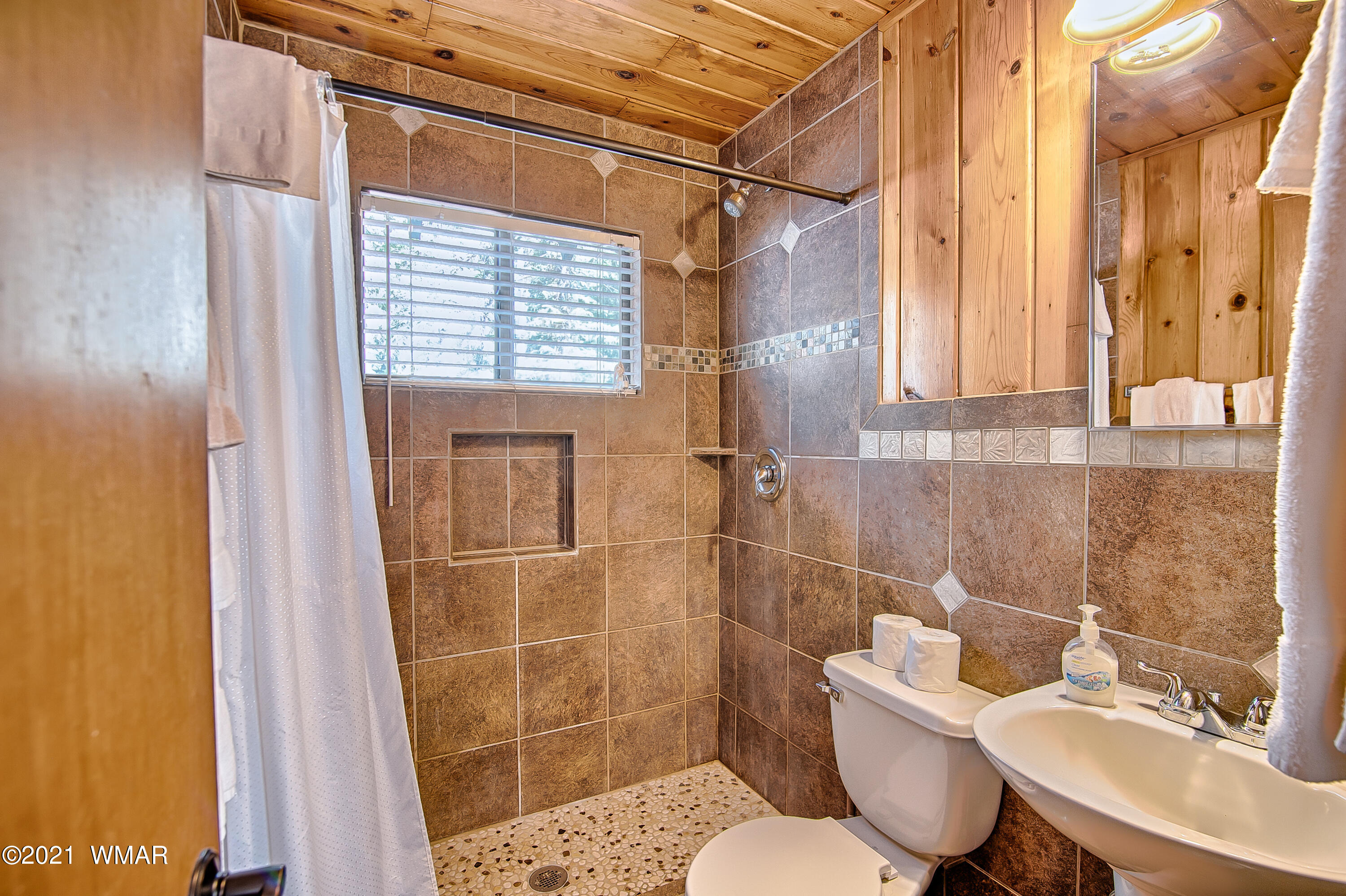 6 1007, Unit 3 Greer, AZ 85927 - Photo 6 of 9