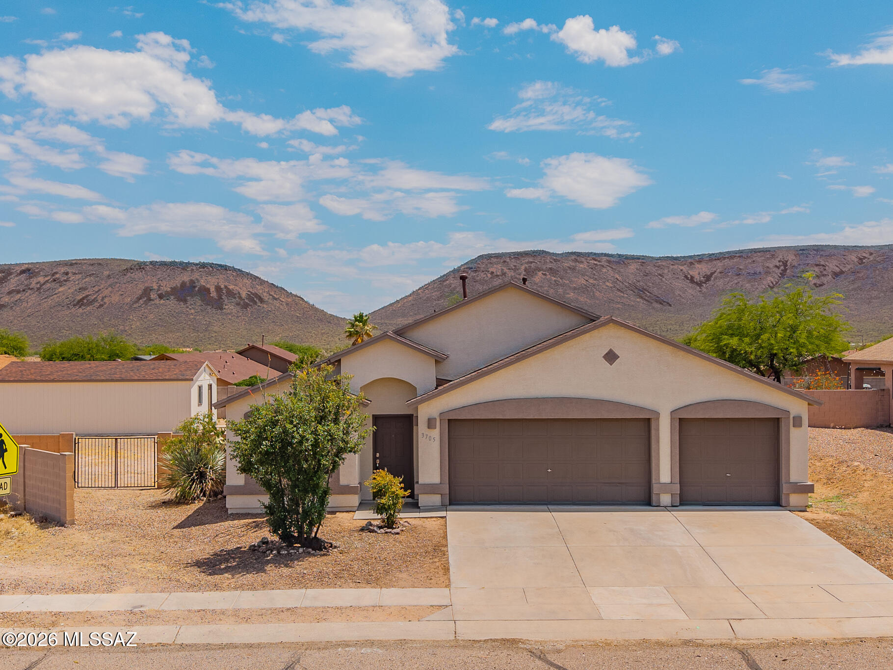 3705 West Tetakusim Road Tucson, AZ 85746 - Photo 1 of 44