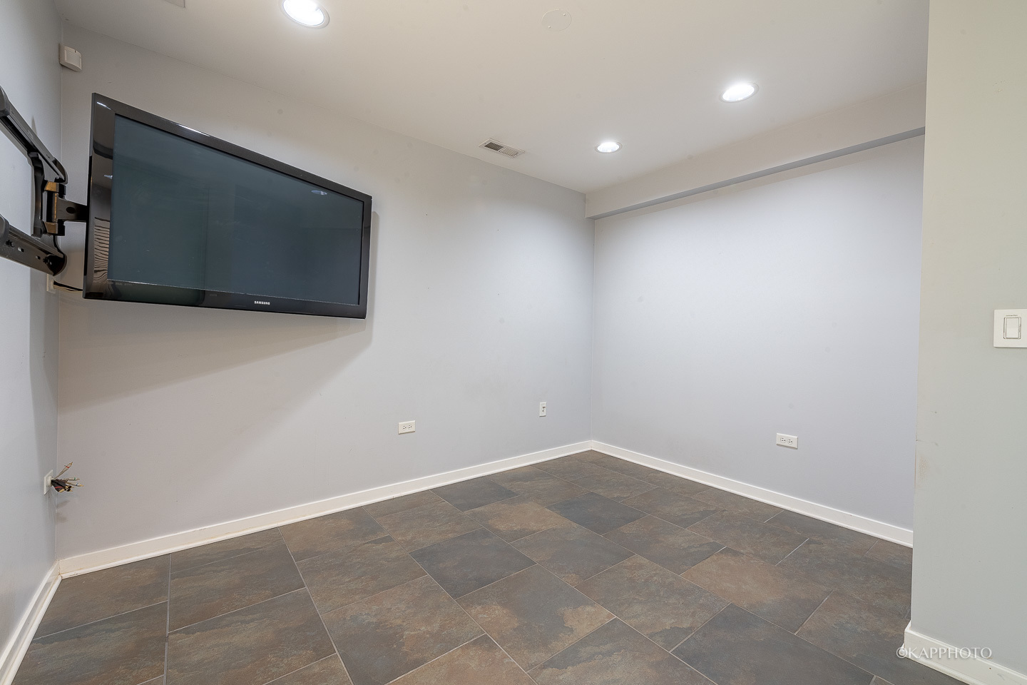 1234 West Monroe Street, Unit 5 Chicago, IL 60607 - Photo 3 of 27 Gallery Image 3