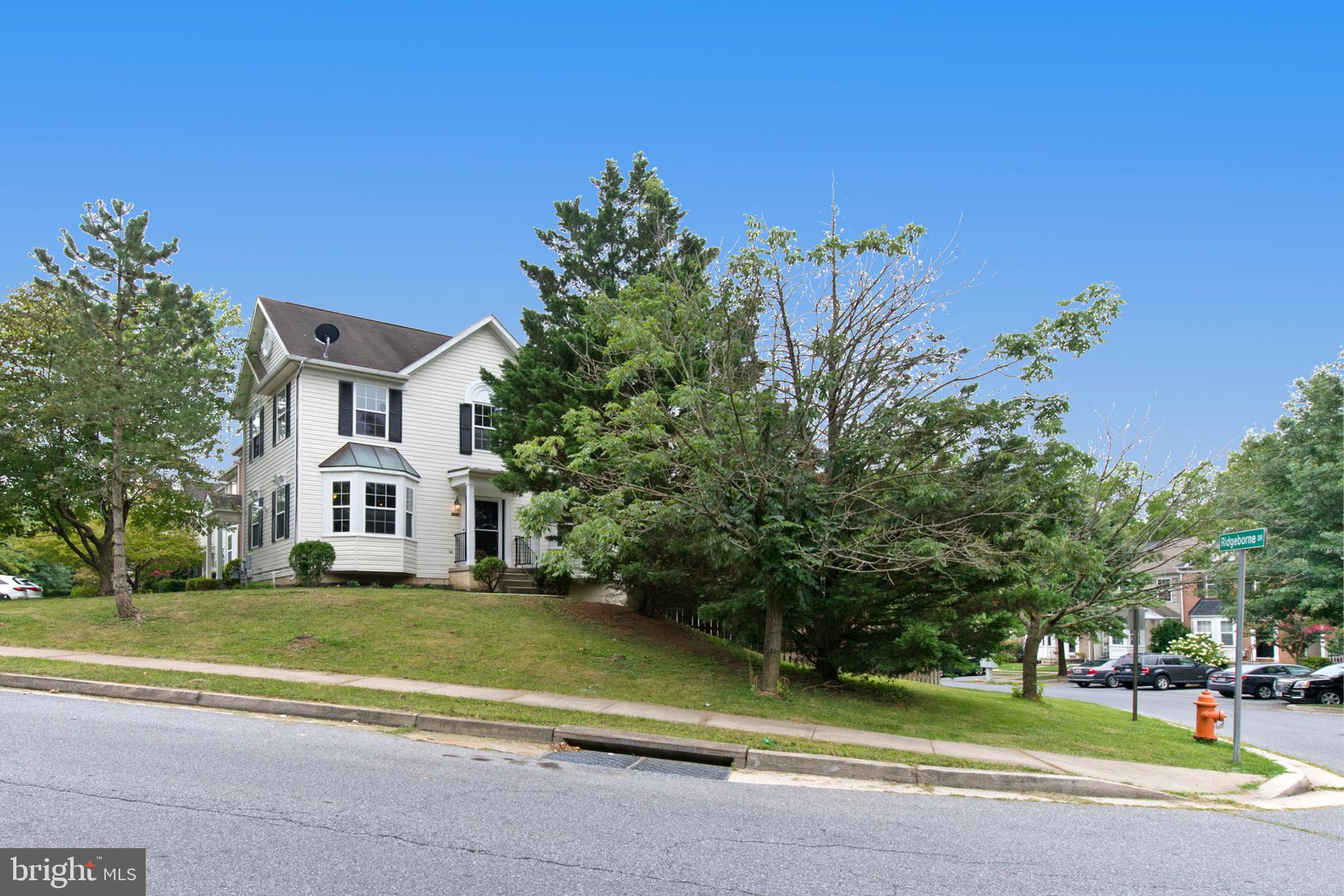 8701 Jarwood Road Baltimore, MD 21237 - Photo 3 of 35 Instant curb appeal from bold end unit!