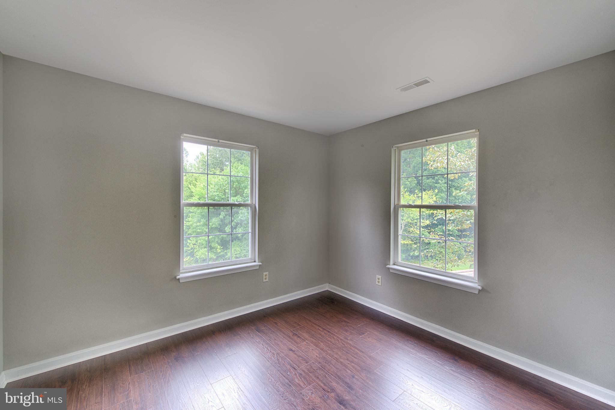 8701 Jarwood Road Baltimore, MD 21237 - Photo 21 of 35 Second bedroom of generous size!
