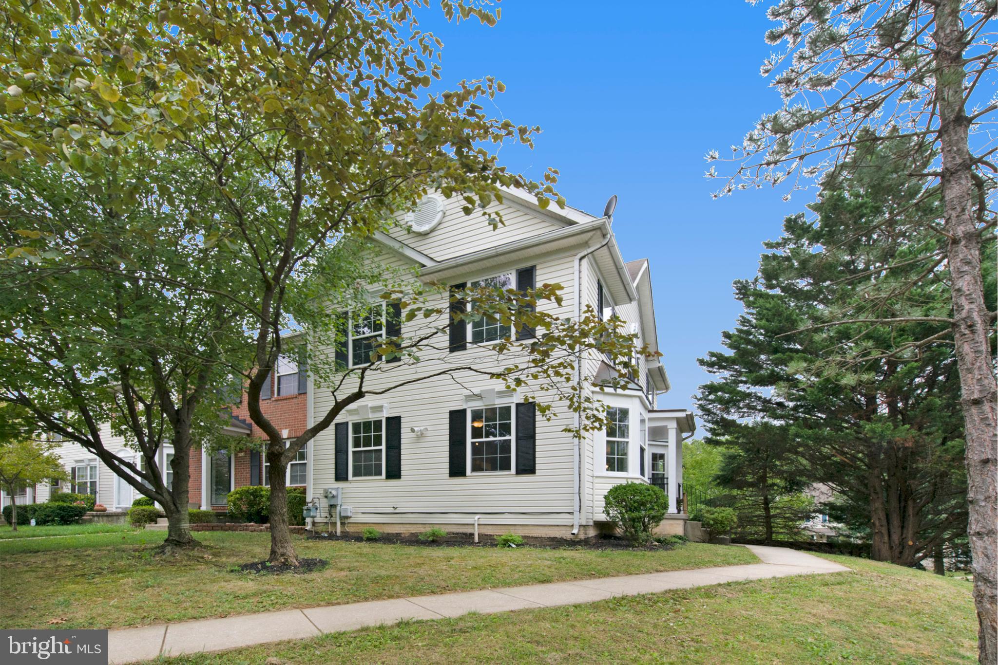 8701 Jarwood Road Baltimore, MD 21237 - Photo 4 of 35 33' Wide oversized town home!
