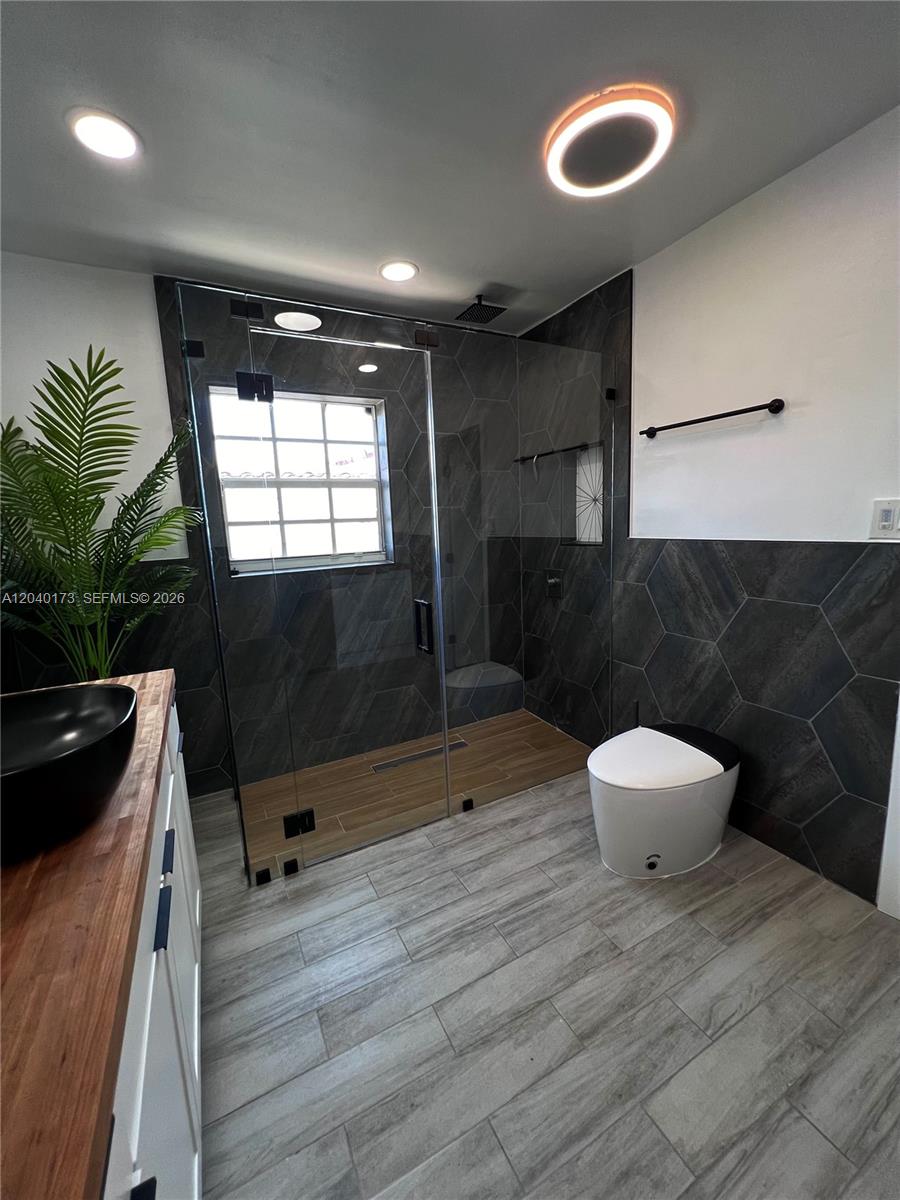 2425 Southwest 26th Lane Miami, FL 33133 - Photo 16 of 22