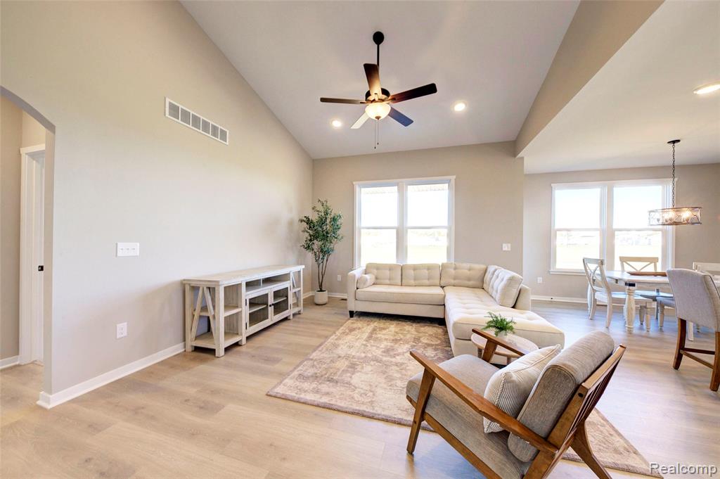 2014 Shale Drive Howell, MI 48843 - Photo 31 of 36