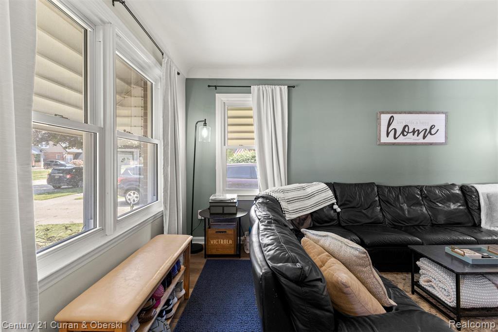 8960 Niver Avenue Allen Park, MI 48101 - Photo 8 of 41 Gallery Image 8