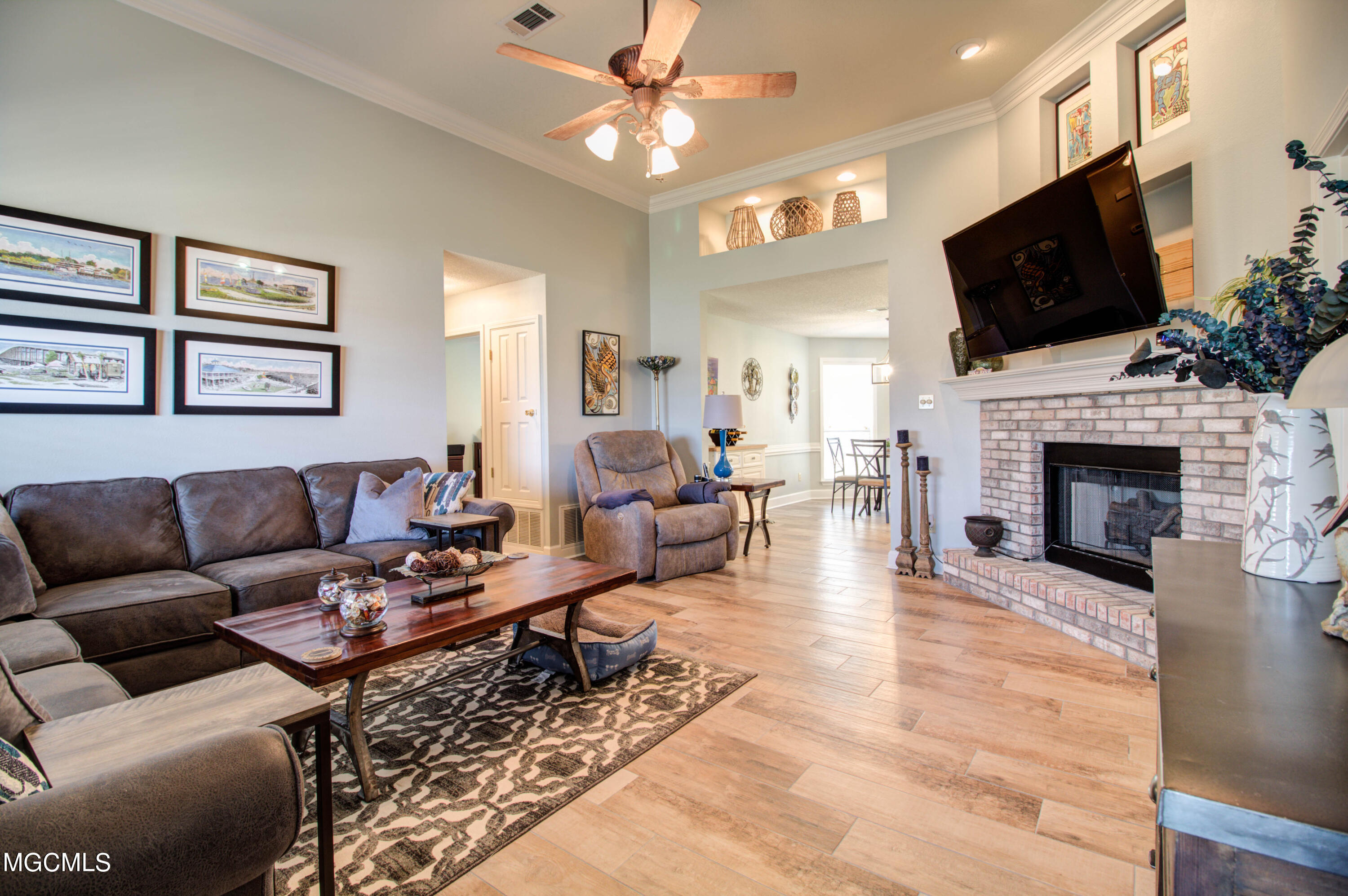 5512 Riley Road Ocean Springs, MS 39564 - Photo 3 of 22 IMG_0250_1_2