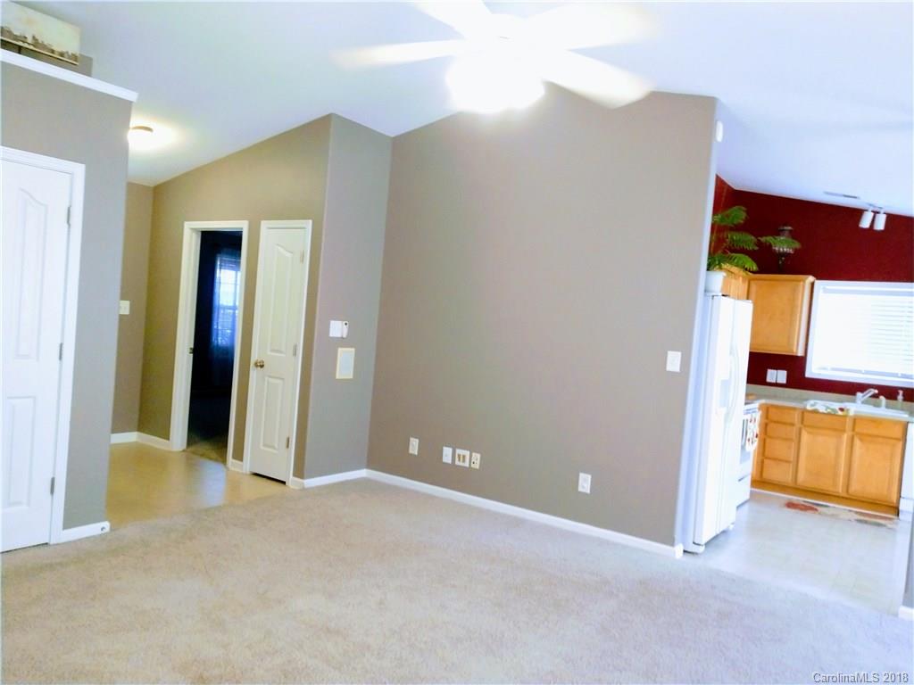 1003 Hipp Road Charlotte, NC 28216 - Photo 7 of 16 Gallery Image 7