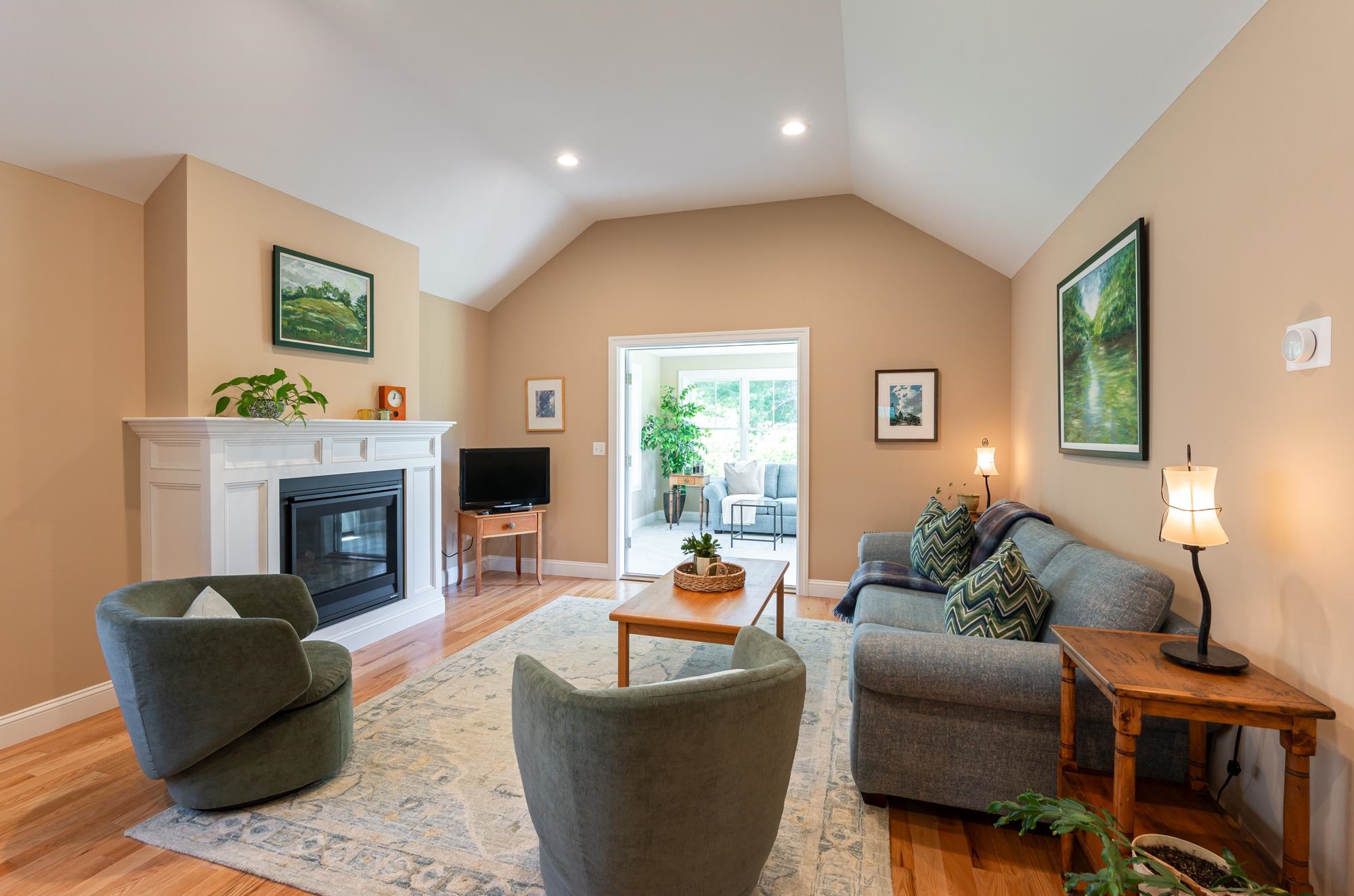 3 Paddock Circle, Unit 14 Nashua, NH 03062 - Photo 13 of 52