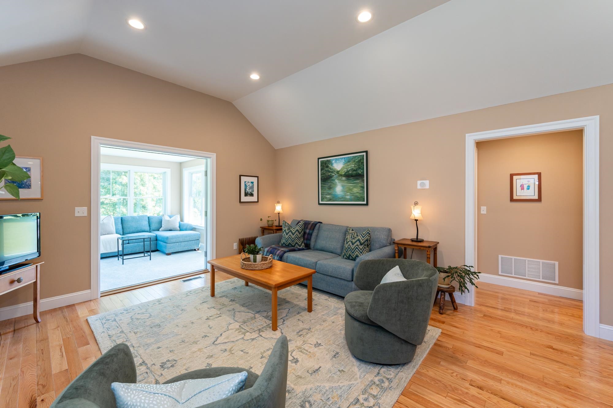 3 Paddock Circle, Unit 14 Nashua, NH 03062 - Photo 15 of 52