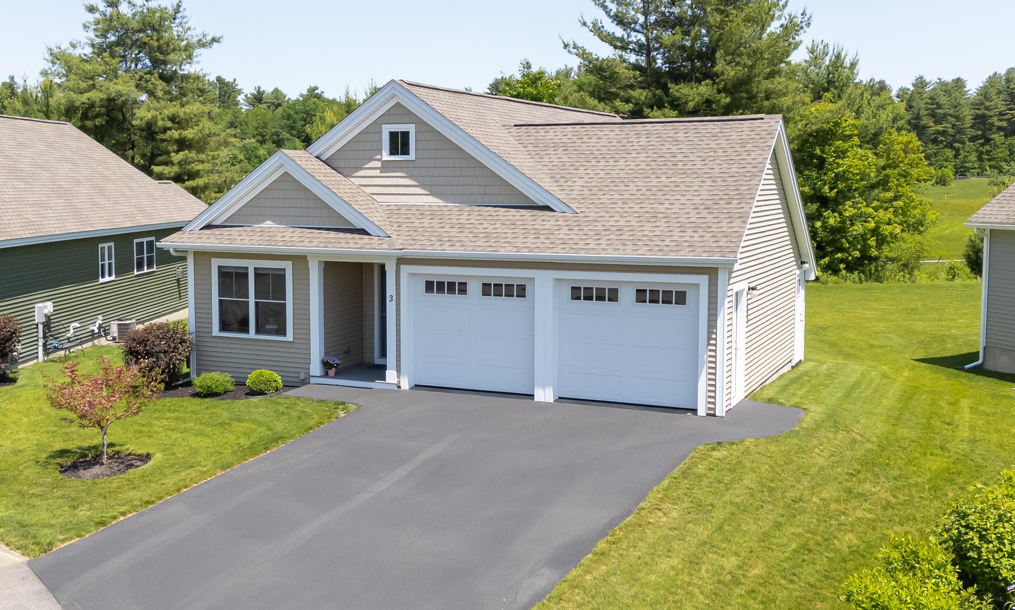 3 Paddock Circle, Unit 14 Nashua, NH 03062 - Photo 2 of 52