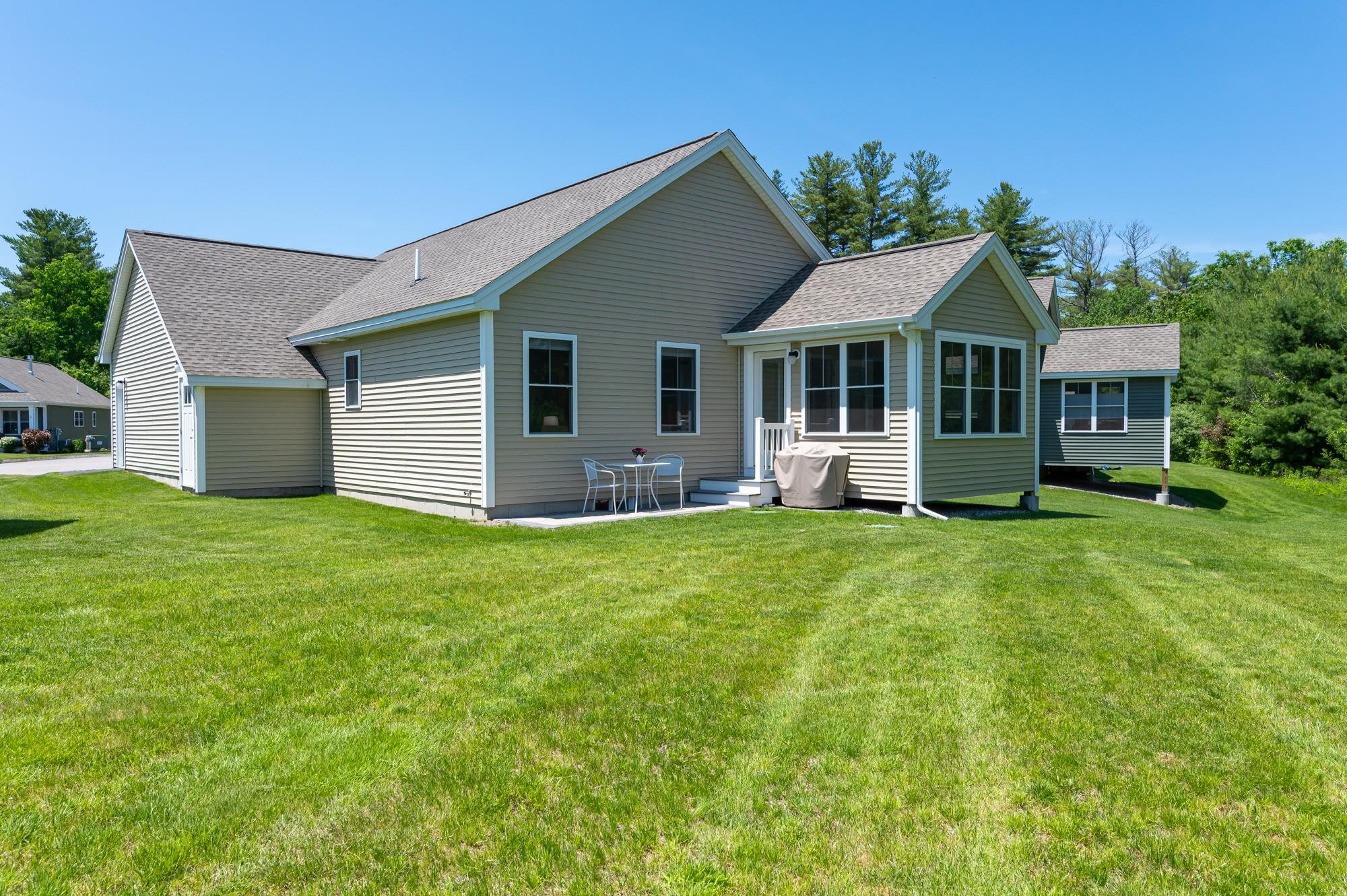 3 Paddock Circle, Unit 14 Nashua, NH 03062 - Photo 32 of 52