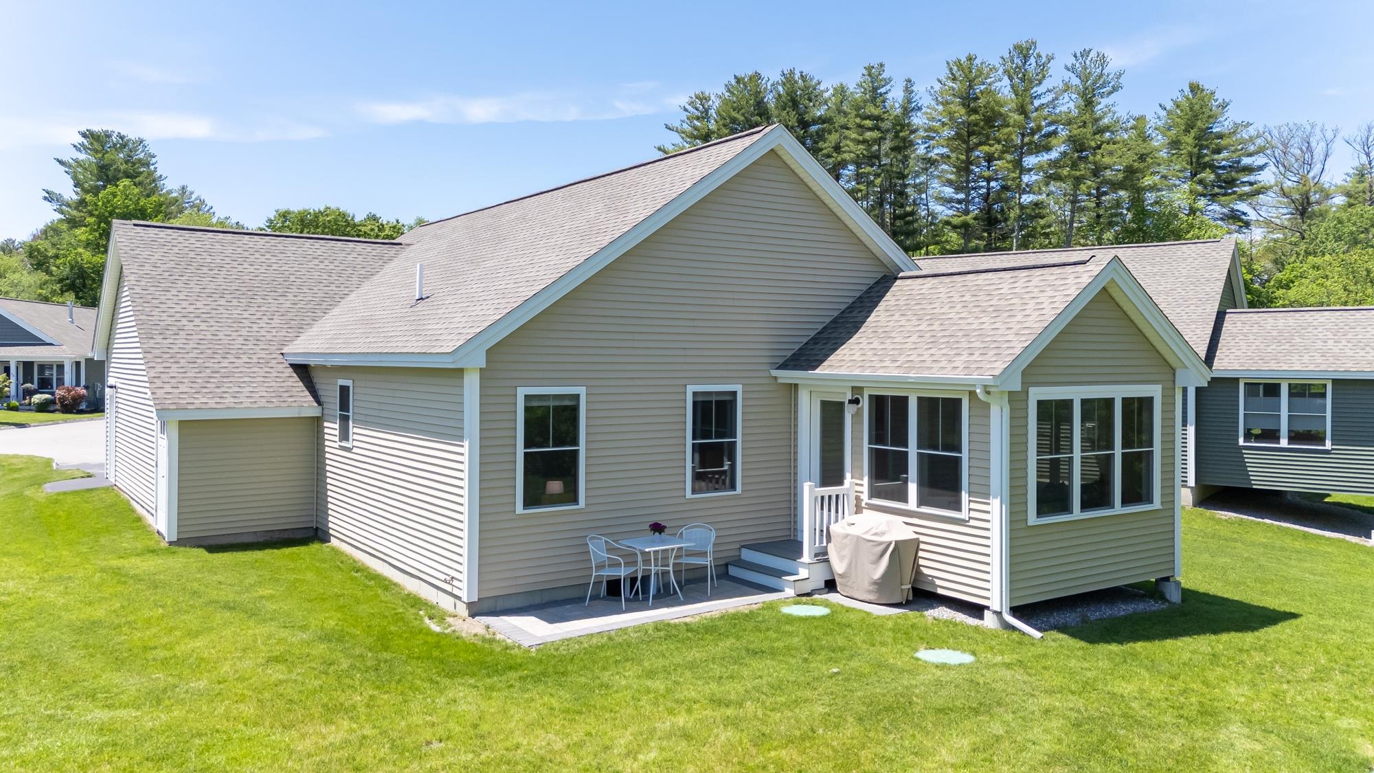 3 Paddock Circle, Unit 14 Nashua, NH 03062 - Photo 33 of 52