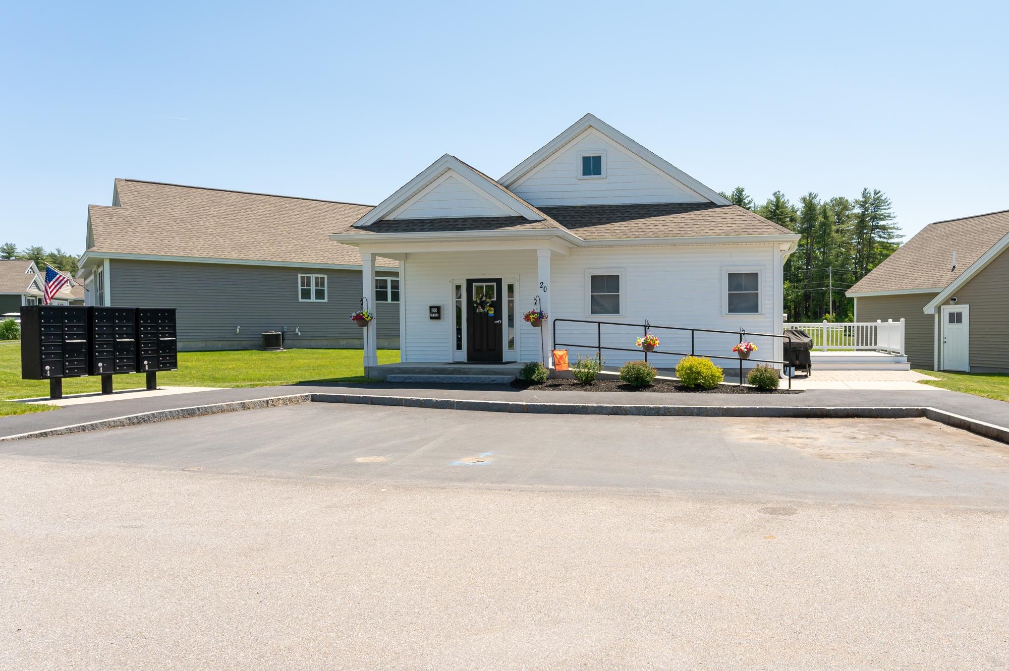 3 Paddock Circle, Unit 14 Nashua, NH 03062 - Photo 37 of 52