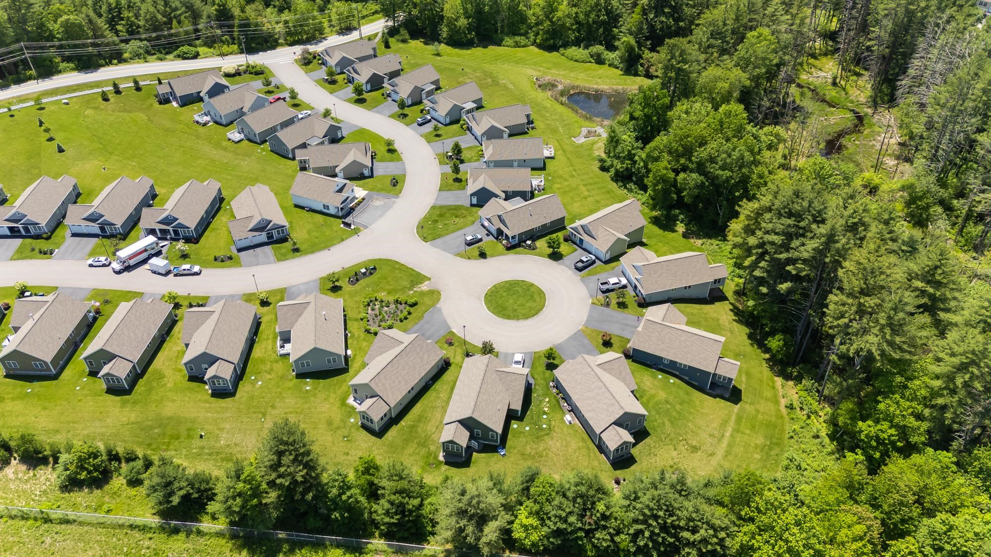 3 Paddock Circle, Unit 14 Nashua, NH 03062 - Photo 41 of 52