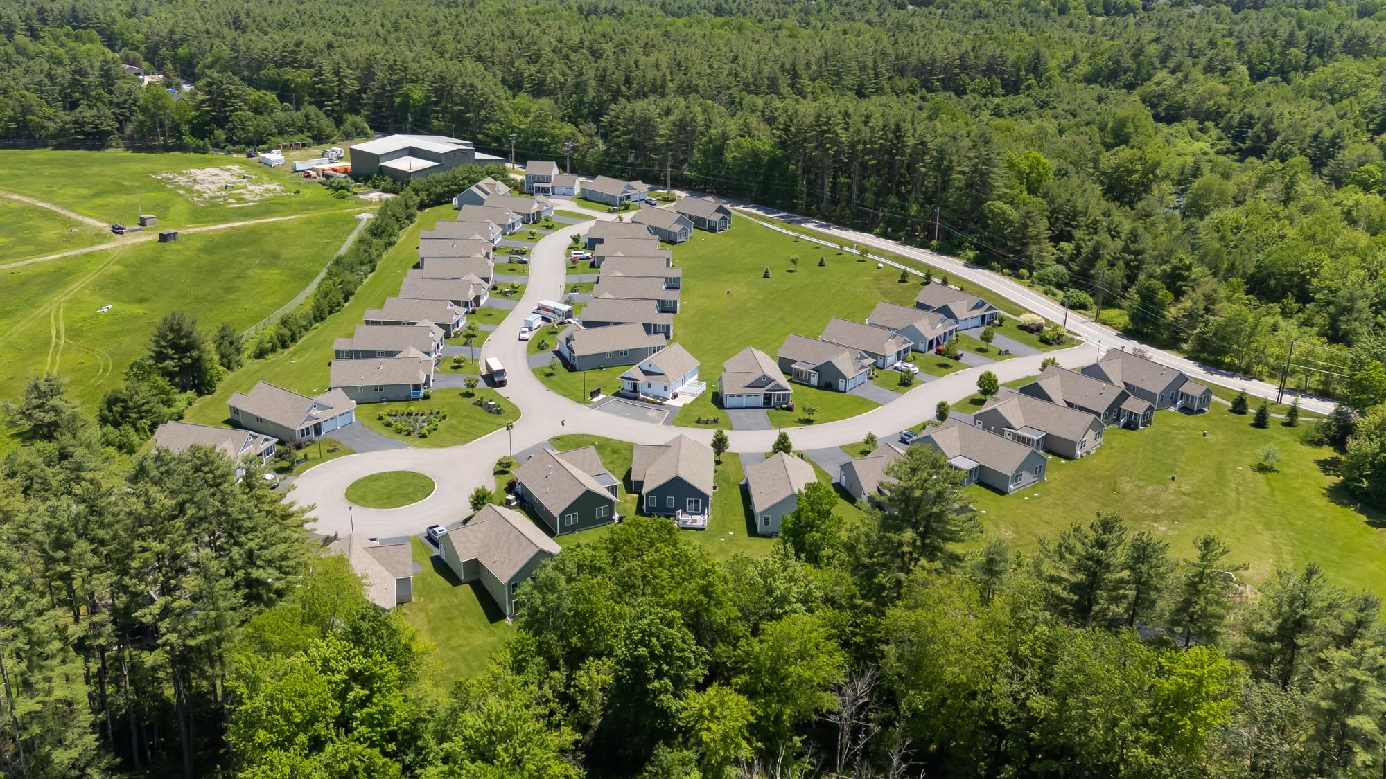 3 Paddock Circle, Unit 14 Nashua, NH 03062 - Photo 47 of 52