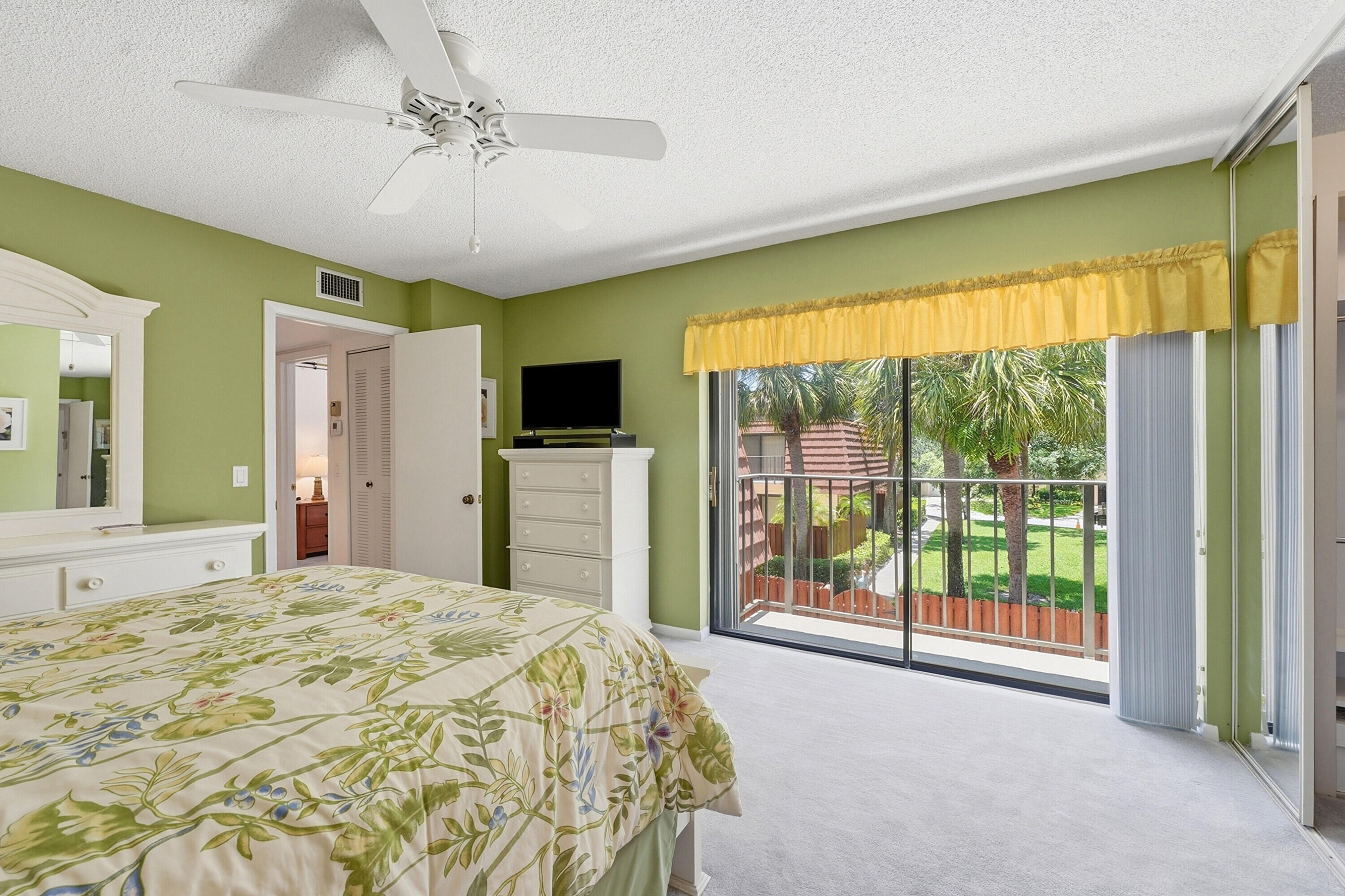 2716 27th Court Jupiter, FL 33477 - Photo 20 of 37 20_030_dsc06597